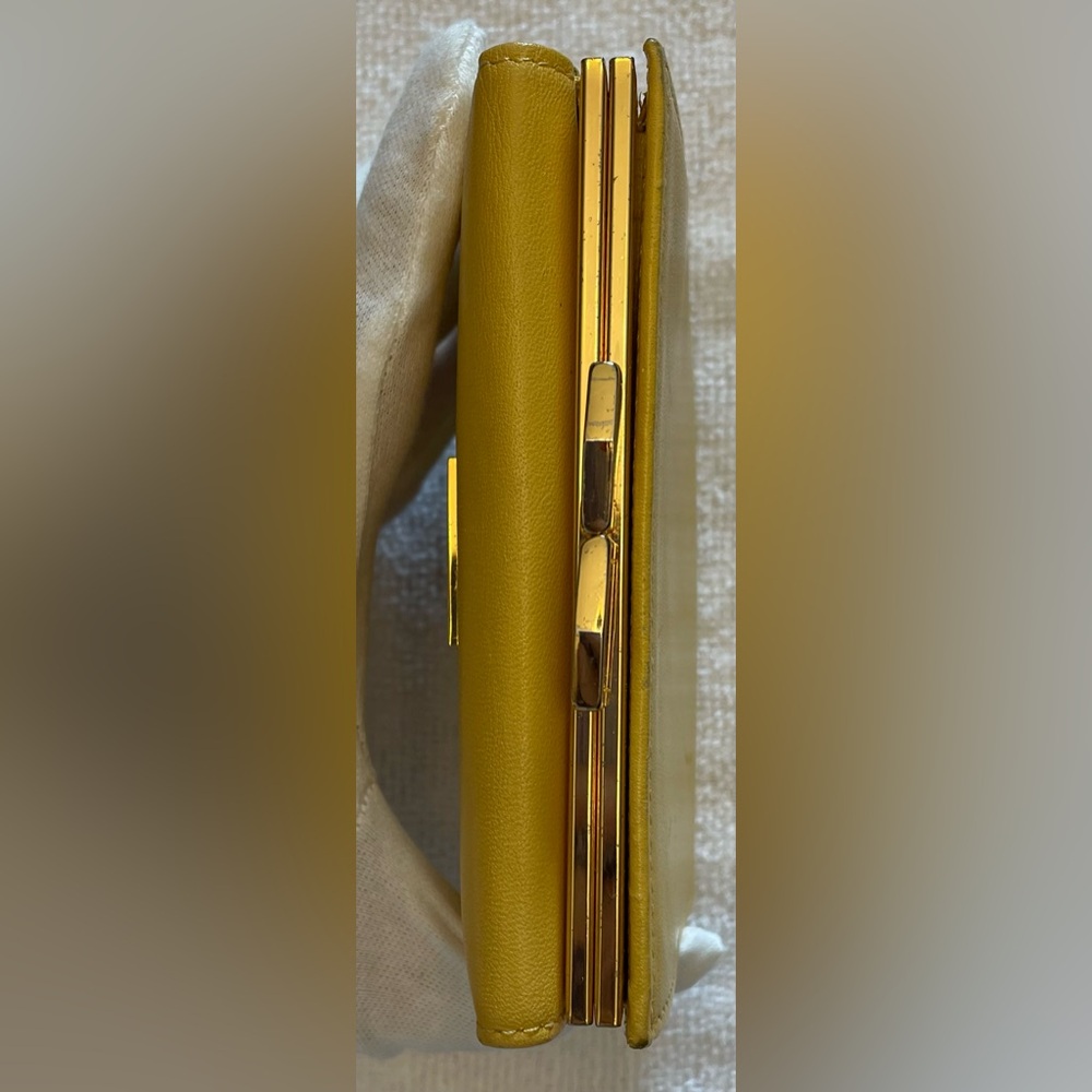 Yves Saint Laurent VINTAGE Authentic Sunflower Yellow Leather Compact Wallet - Picture 13 of 16